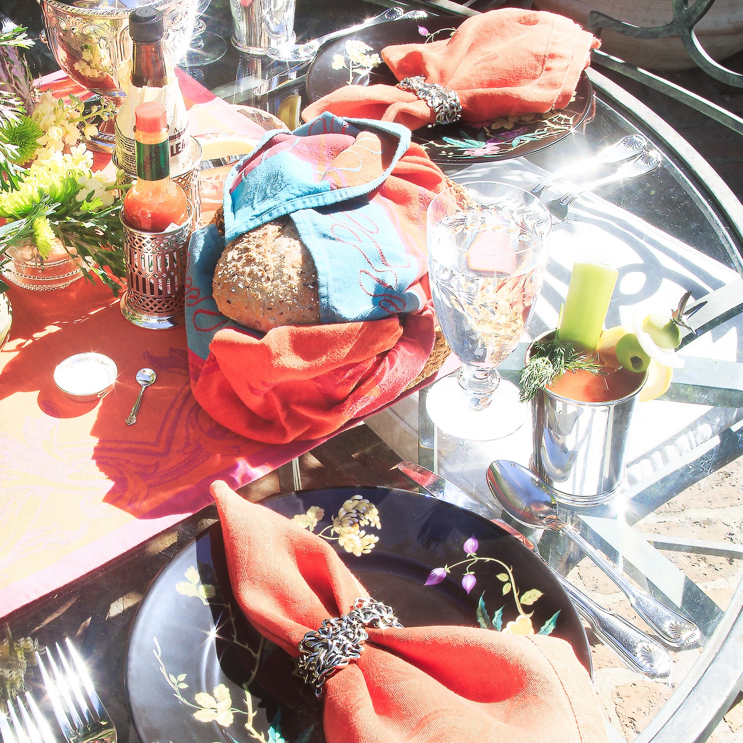 The solid and sturdy napkin rings are sufficiently weighty to anchor napkins on breezy days fit for outdoor dining. 