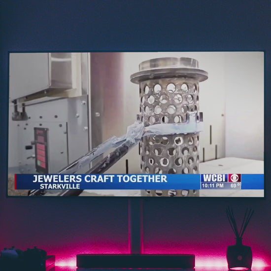 WCBI News covers Xover0 jewelry and their necklace in Netflix's Uglies. 
