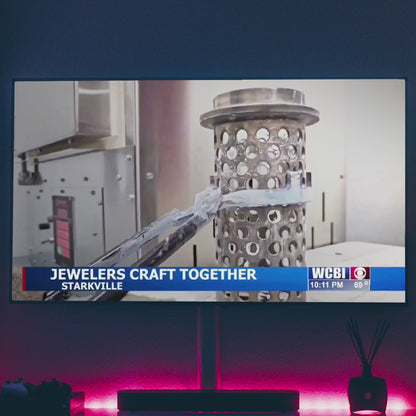 WCBI News covers Xover0 jewelry and their necklace in Netflix's Uglies. 